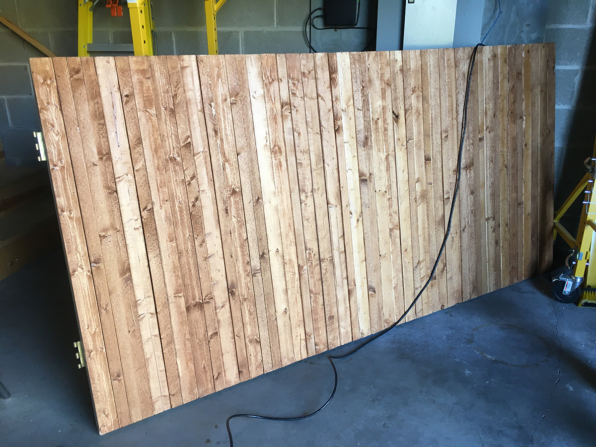 Real wood fencing was stained and used to provide the perfect scaling with the rest of the set.